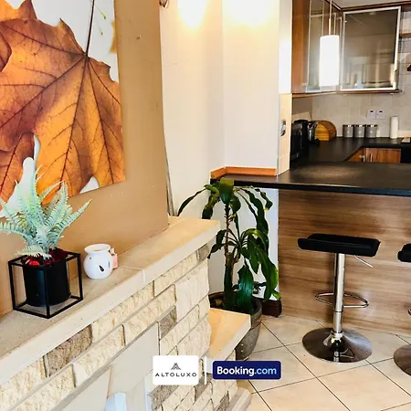 The European Classic 3Br By Altoluxo Short Lets & Serviced Accommodation With Free Wifi & Parking Hébergement de vacances Bristol